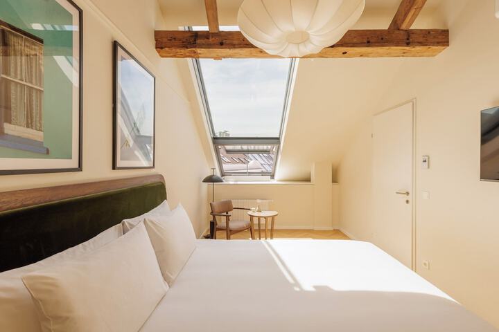 Room 21 of 72