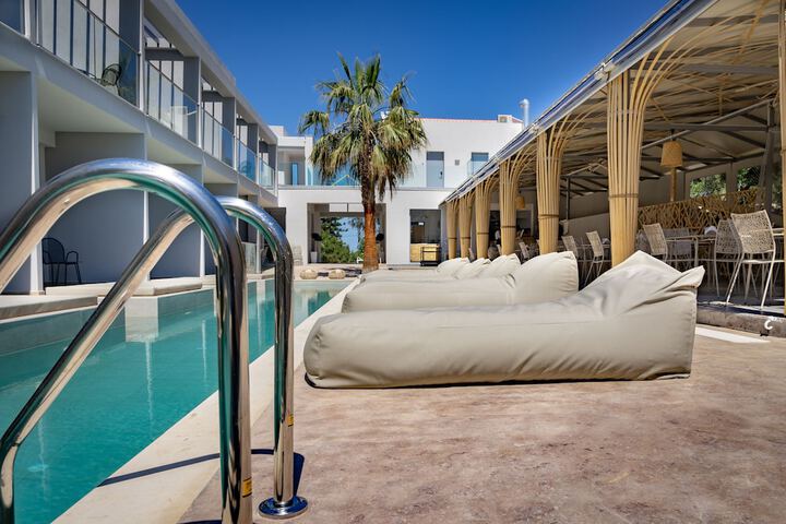 Sundeck 19 of 20