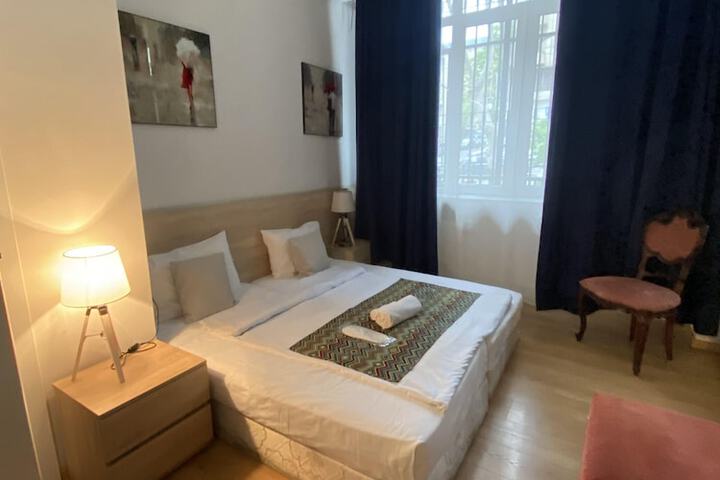Room 12 of 30