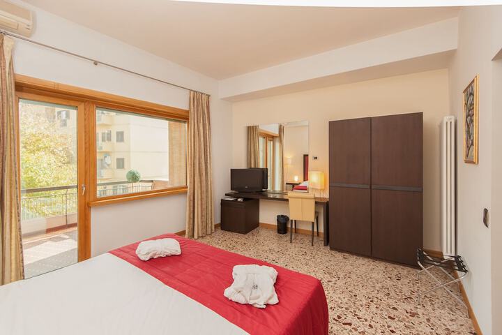 Room 7 of 31