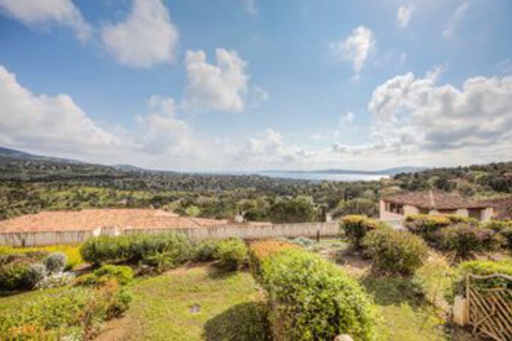 Room 93 of 228