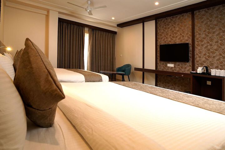 Room 32 of 73