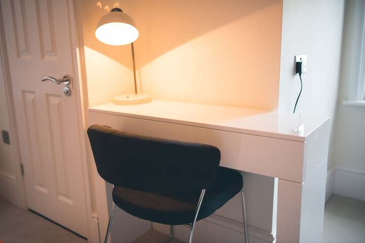 Room 6 of 104