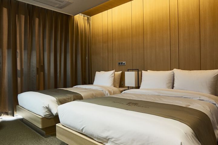 Room 6 of 95