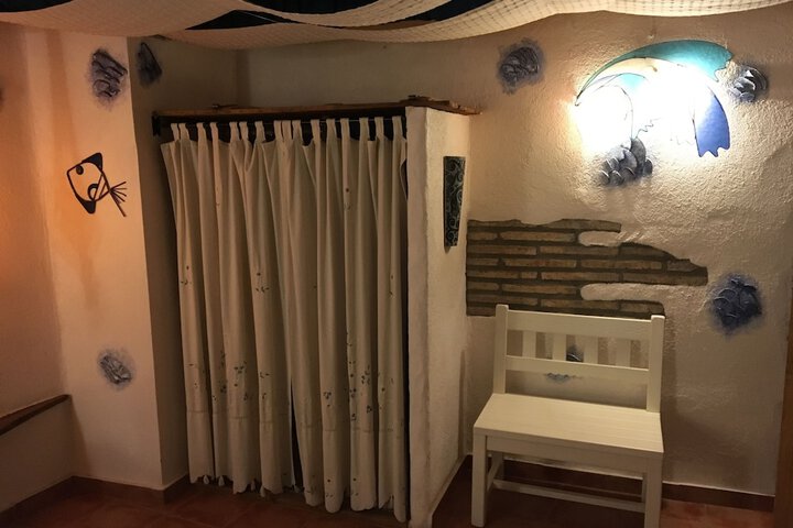 Room 6 of 49