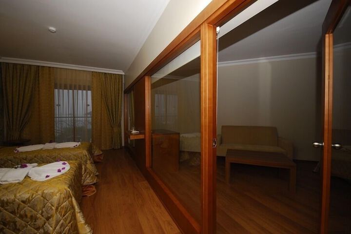 Room 8 of 44