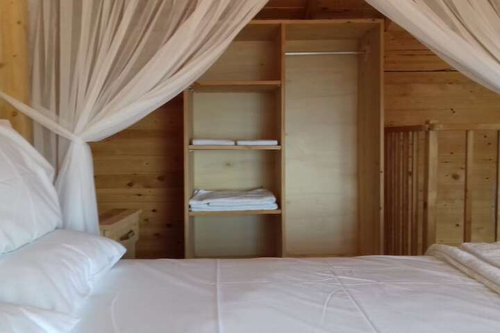 Room 16 of 23