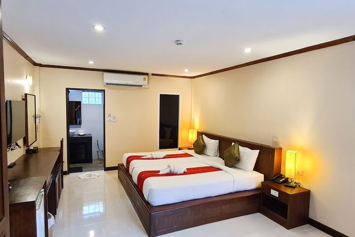 Room 4 of 73