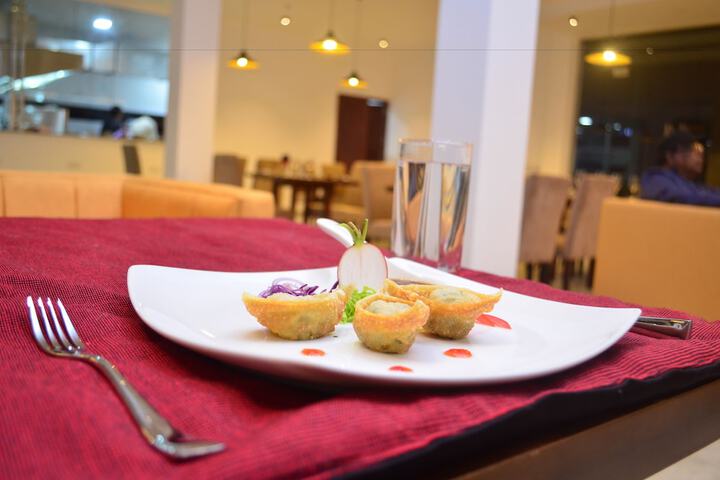 Dining 11 of 15