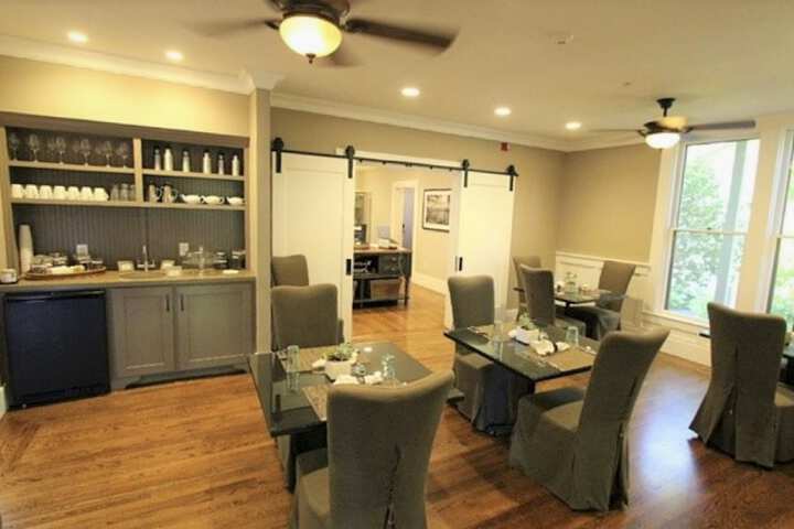 Breakfast/Coffee Service 90 of 161