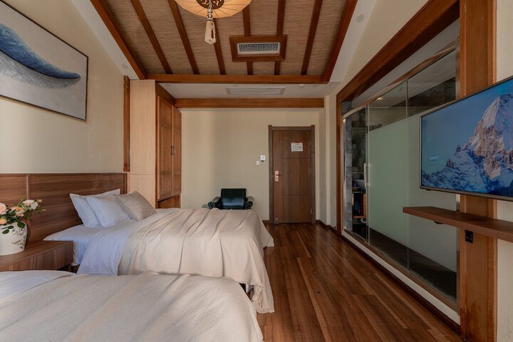 Room 9 of 90