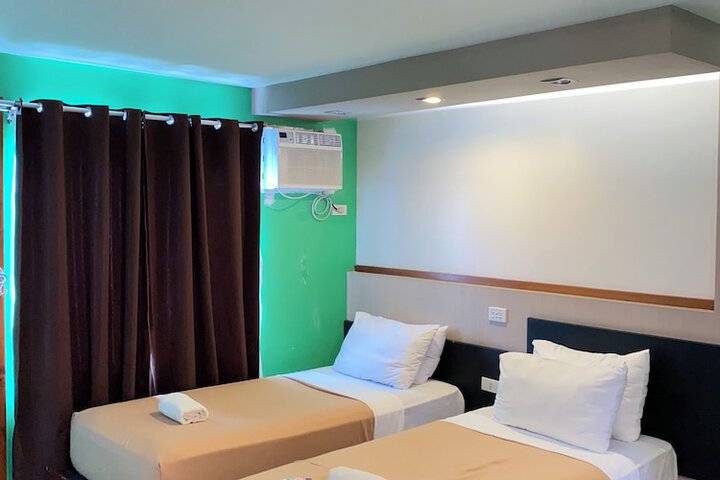 Room 33 of 51