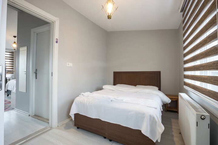 Room 13 of 50