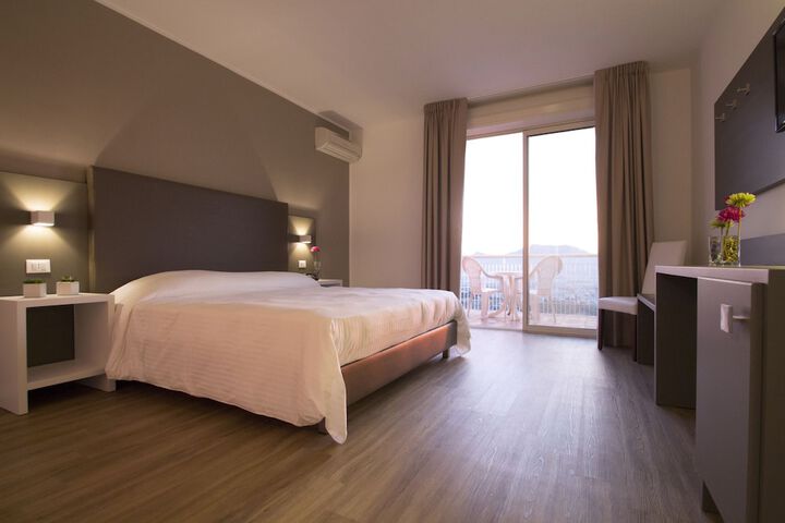 Room 9 of 58