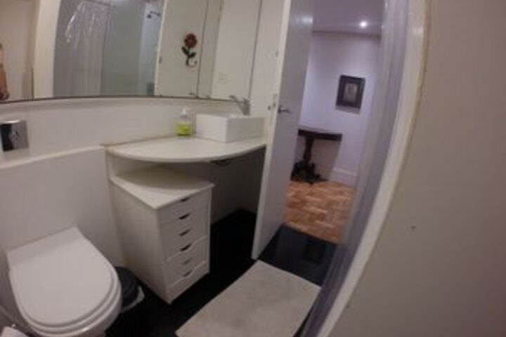Room 4 of 51