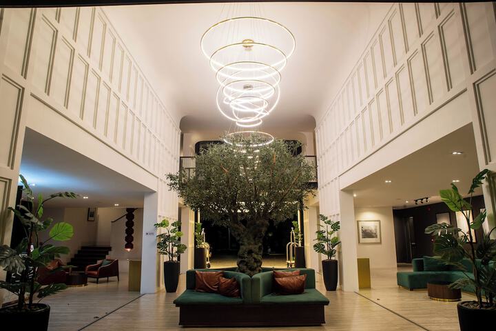 Hotel Lobby