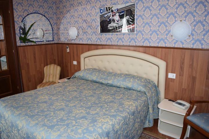 Room 3 of 17