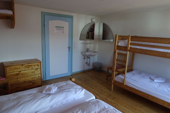 Room 34 of 39