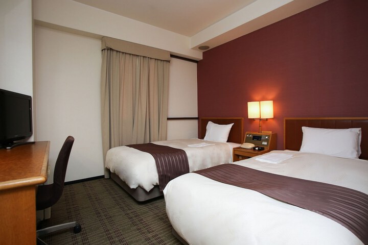 Room 6 of 31
