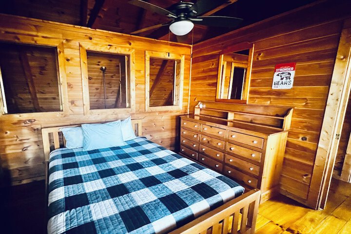 Room 102 of 299