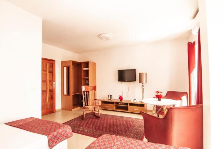 Room 14 of 19