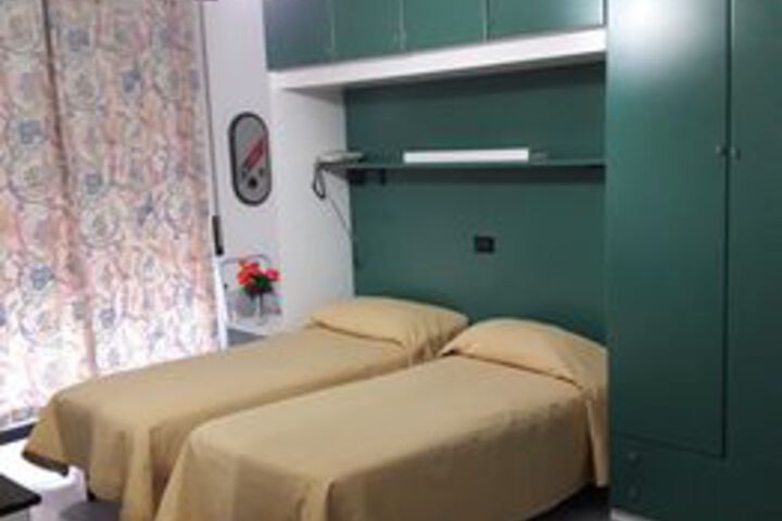 Room 9 of 29