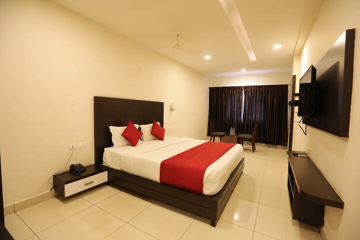Room 12 of 27