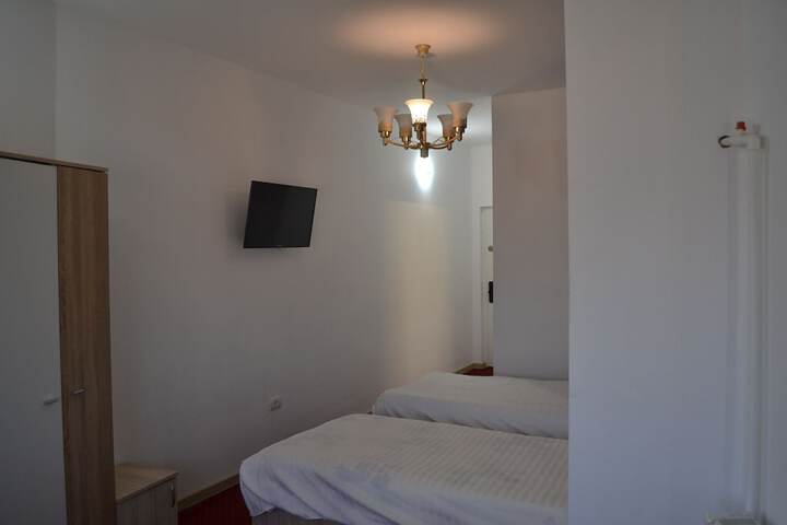 Room 11 of 21