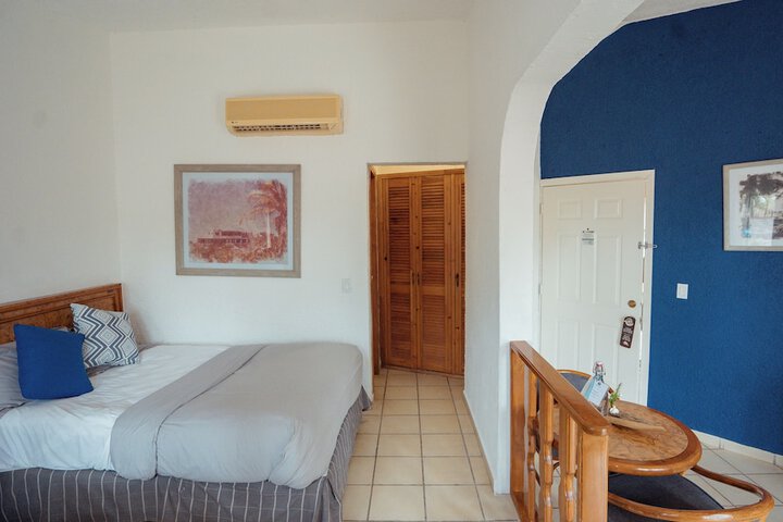 Room 19 of 108