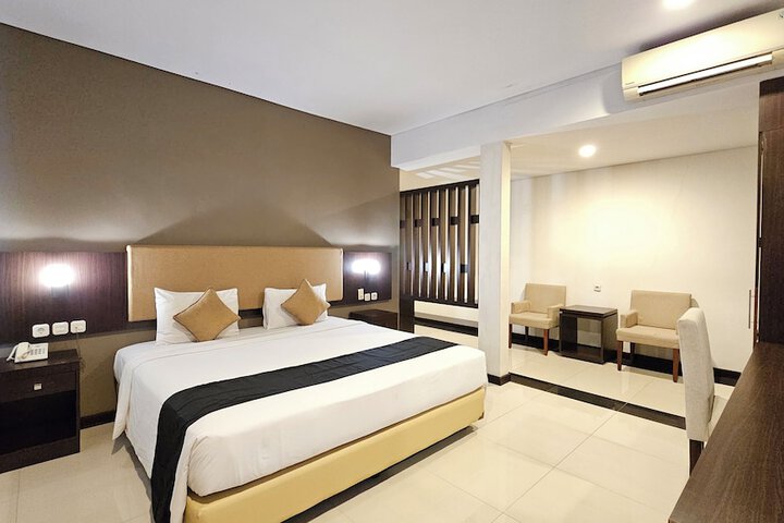 Room 3 of 8