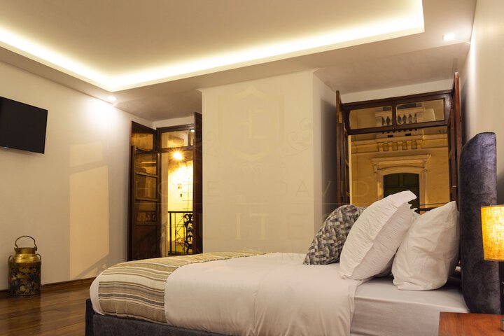 Room 3 of 27