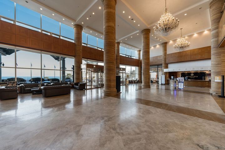 Guest Lobby