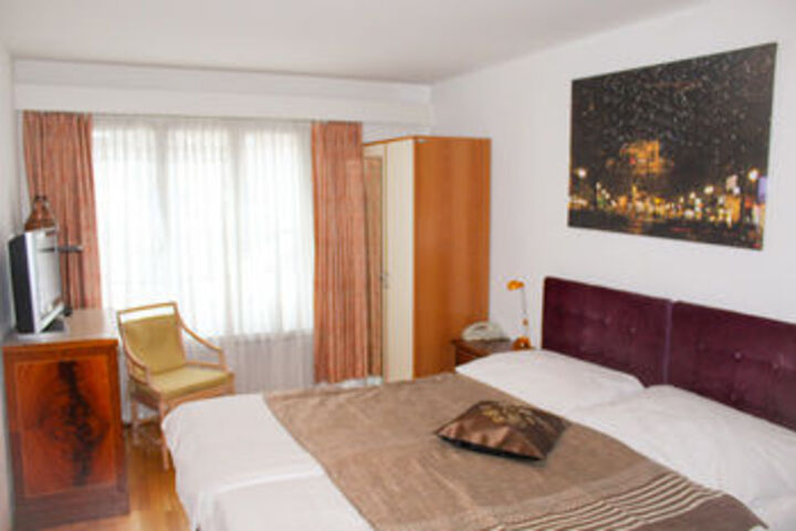 Room 44 of 60