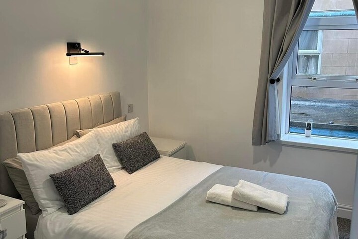 Room 10 of 27