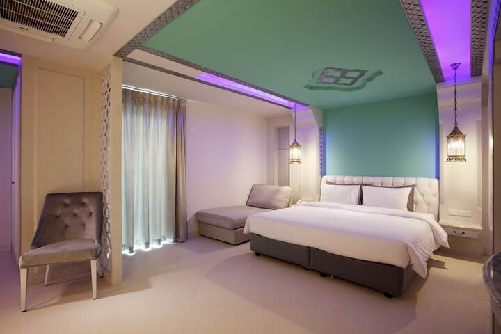 Room 16 of 189