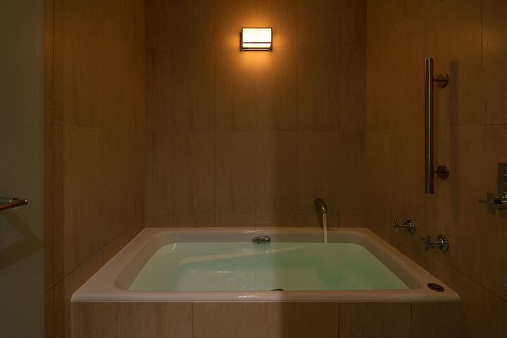 Room 77 of 113