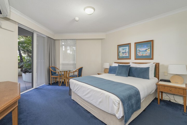 Room 12 of 172