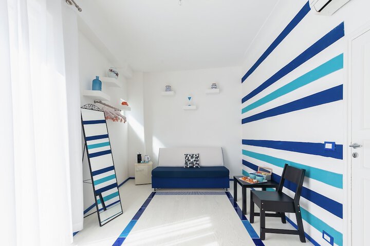 Room 9 of 30