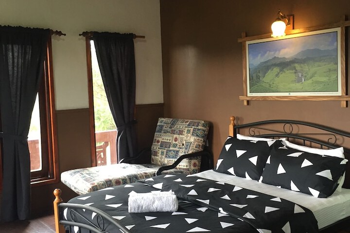 Room 7 of 34