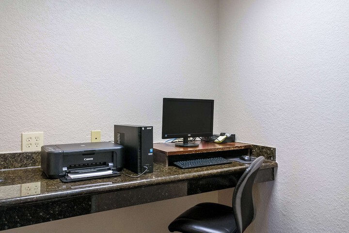 Business Center 52 of 57
