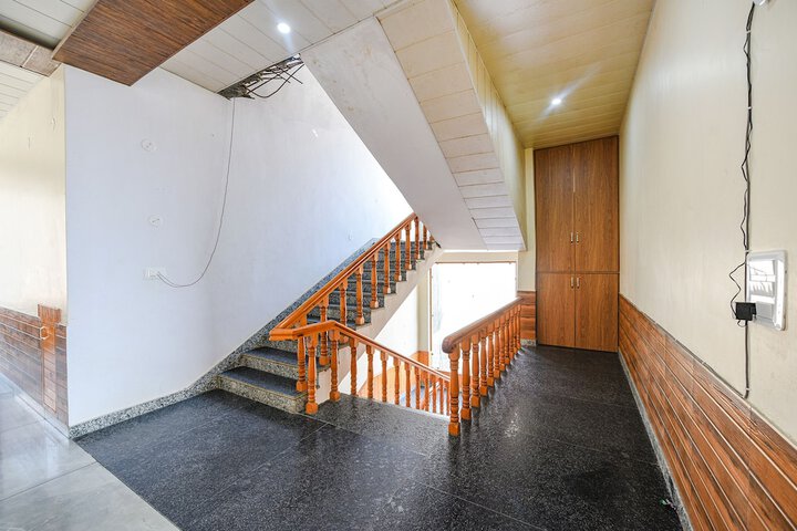 Hotel Interior 4 of 27