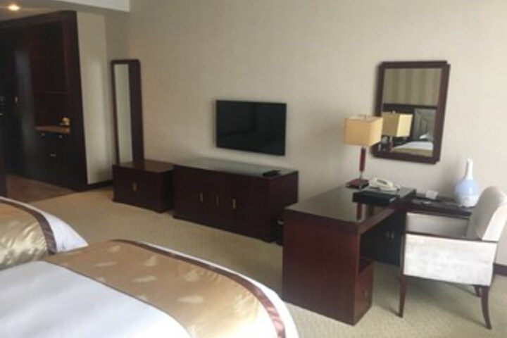 Room 12 of 16