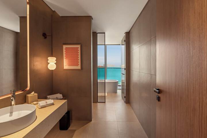 Room 43 of 67