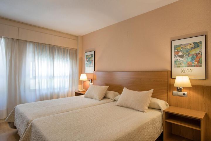 Room 13 of 48