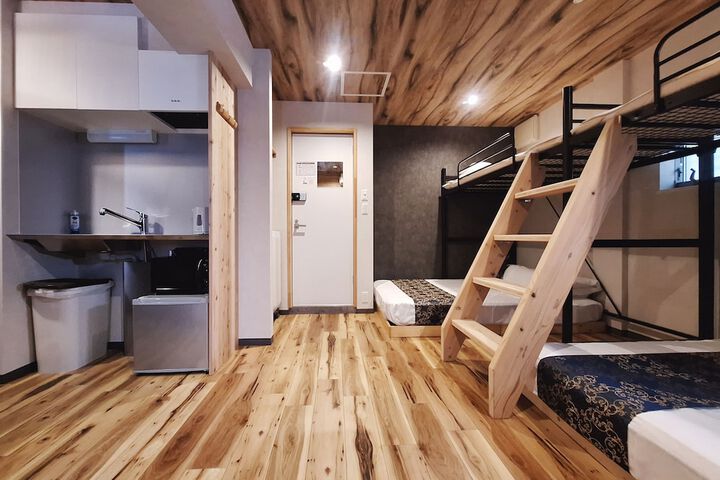 Room 21 of 50