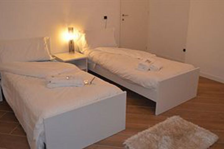 Room 43 of 61