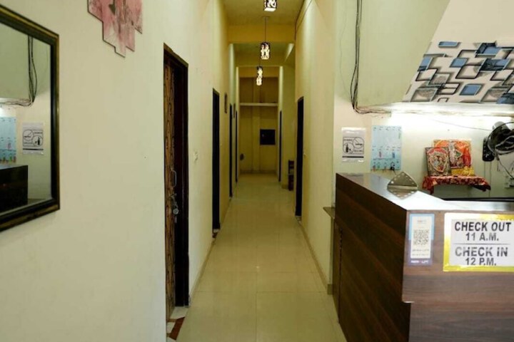 Shri Gauraj Dham Vrindavan