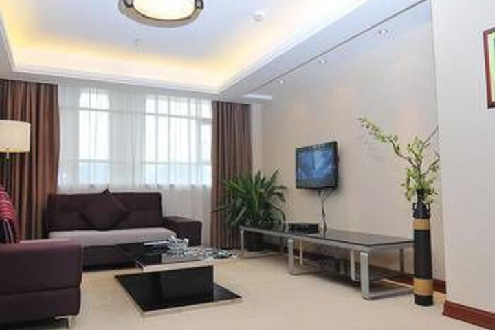 Room 5 of 9