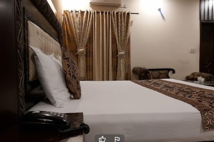 Room 2 of 8