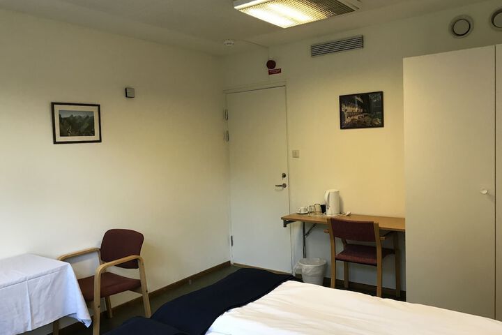 Room 8 of 84